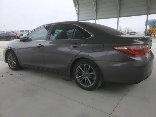 4T1BF1FK6GU252341 2016 TOYOTA CAMRY - Image 2