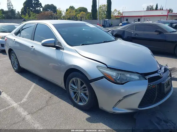 4T1BF1FK6GU255837 2016 TOYOTA CAMRY - Image 1