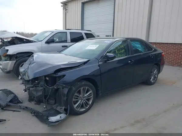 4T1BF1FK6GU255921 2016 TOYOTA CAMRY - Image 2