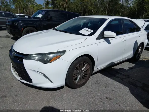 4T1BF1FK6GU257717 2016 TOYOTA CAMRY - Image 2