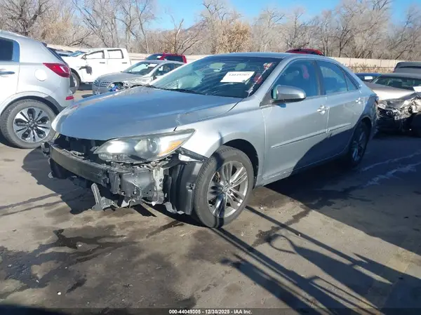 4T1BF1FK6GU257734 2016 TOYOTA CAMRY - Image 2