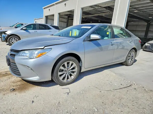 4T1BF1FK6GU257829 2016 TOYOTA CAMRY - Image 1