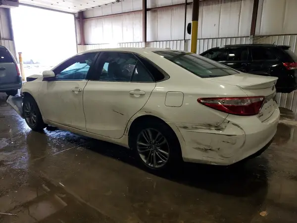 4T1BF1FK6GU258964 2016 TOYOTA CAMRY - Image 2
