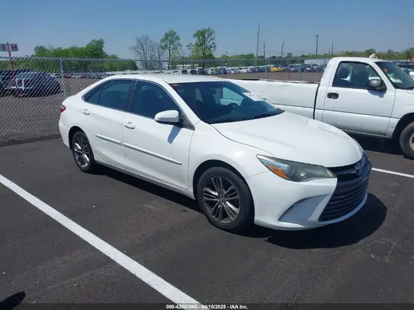 4T1BF1FK6GU259712 2016 TOYOTA CAMRY - Image 1