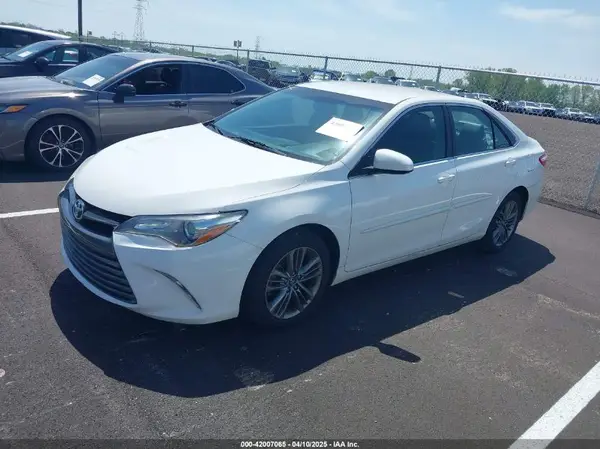 4T1BF1FK6GU259712 2016 TOYOTA CAMRY - Image 2