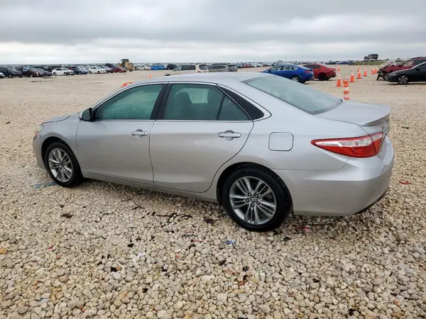 4T1BF1FK6GU262903 2016 TOYOTA CAMRY - Image 2