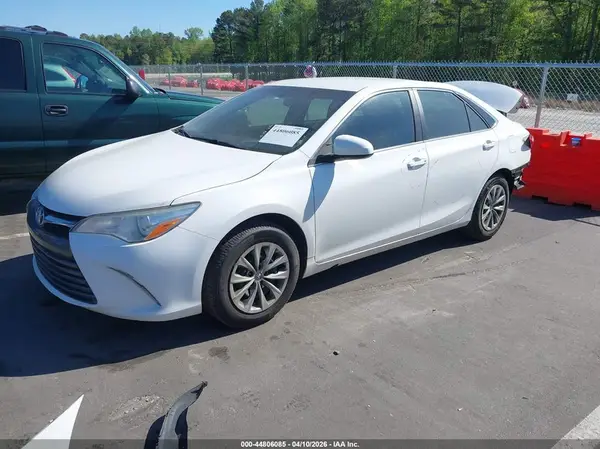 4T1BF1FK6GU262965 2016 TOYOTA CAMRY - Image 2