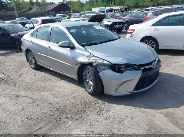 4T1BF1FK6GU264179 2016 TOYOTA CAMRY - Image 1