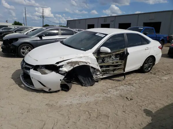 4T1BF1FK6GU264988 2016 TOYOTA CAMRY - Image 1