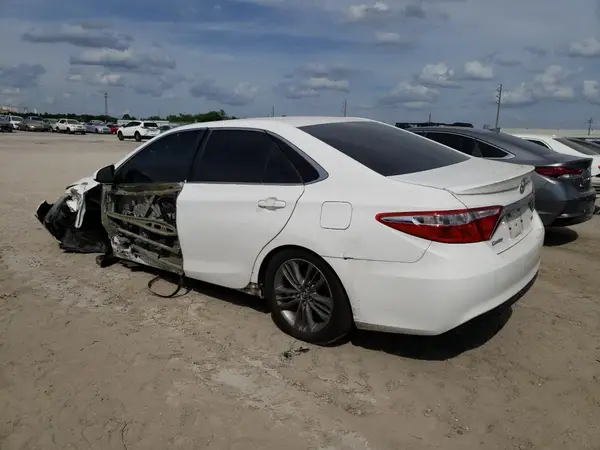 4T1BF1FK6GU264988 2016 TOYOTA CAMRY - Image 2