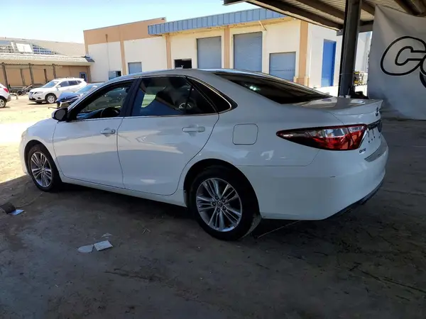 4T1BF1FK6GU500975 2016 TOYOTA CAMRY - Image 2