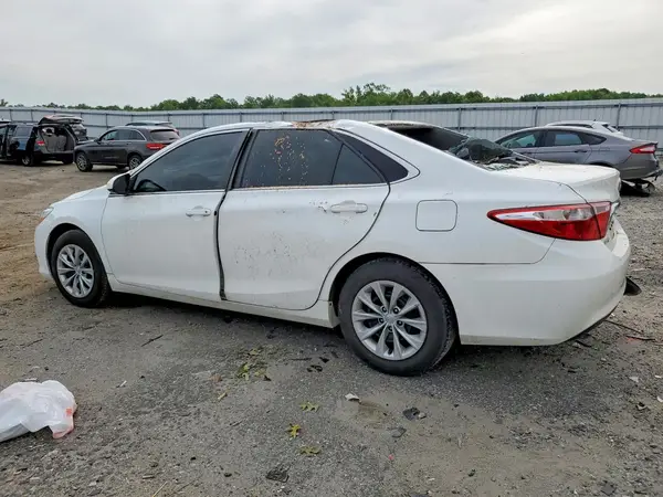 4T1BF1FK6GU507005 2016 TOYOTA CAMRY - Image 2