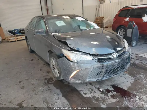 4T1BF1FK6GU507778 2016 TOYOTA CAMRY - Image 1