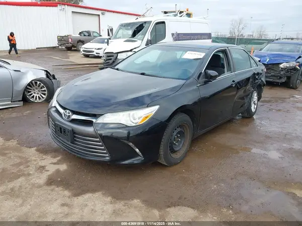 4T1BF1FK6GU510874 2016 TOYOTA CAMRY - Image 2