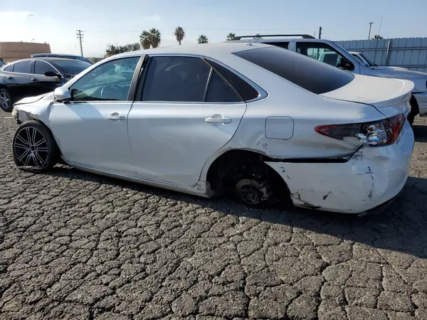 4T1BF1FK6GU511913 2016 TOYOTA CAMRY - Image 2