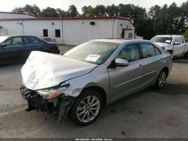 4T1BF1FK6GU513905 2016 TOYOTA CAMRY - Image 2