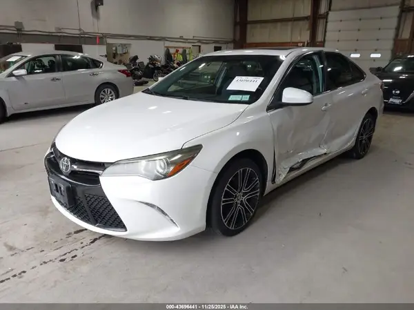 4T1BF1FK6GU514729 2016 TOYOTA CAMRY - Image 2