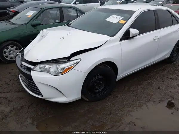 4T1BF1FK6GU516237 2016 TOYOTA CAMRY - Image 2