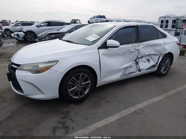 4T1BF1FK6GU519512 2016 TOYOTA CAMRY - Image 2