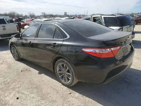 4T1BF1FK6GU520465 2016 TOYOTA CAMRY - Image 2