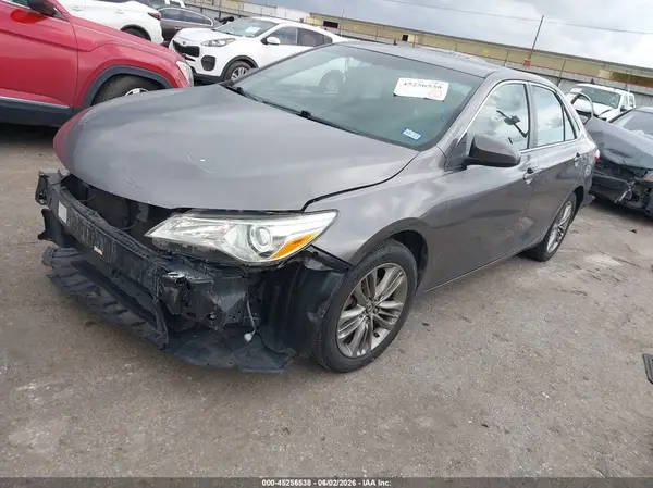4T1BF1FK6GU522636 2016 TOYOTA CAMRY - Image 2