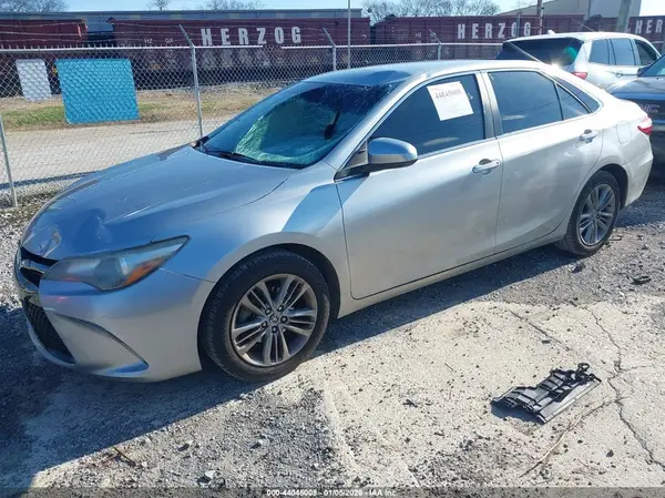 4T1BF1FK6GU532308 2016 TOYOTA CAMRY - Image 2