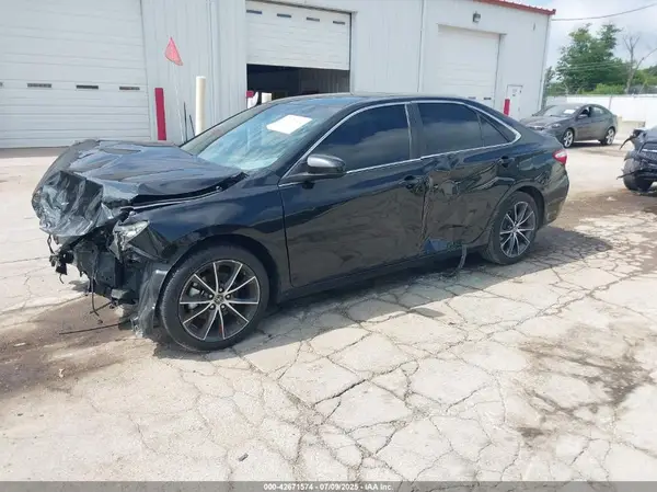 4T1BF1FK6GU532373 2016 TOYOTA CAMRY - Image 2