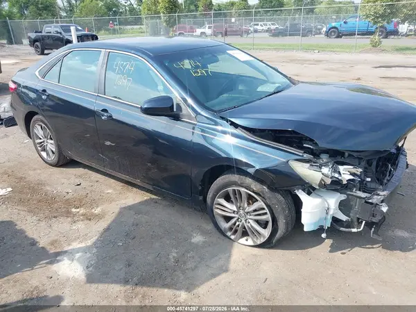 4T1BF1FK6GU537962 2016 TOYOTA CAMRY - Image 1