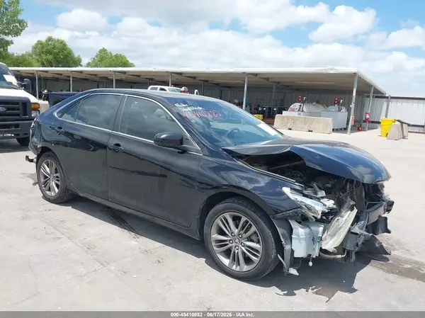 4T1BF1FK6GU539887 2016 TOYOTA CAMRY - Image 1