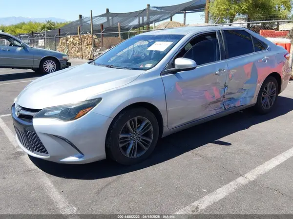4T1BF1FK6GU541073 2016 TOYOTA CAMRY - Image 2