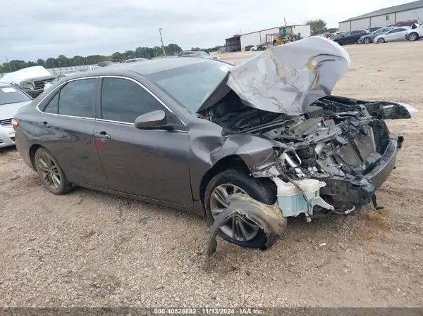 4T1BF1FK6GU541137 2016 TOYOTA CAMRY - Image 1