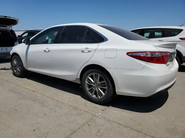4T1BF1FK6GU542711 2016 TOYOTA CAMRY - Image 2