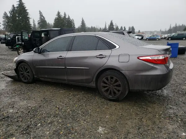 4T1BF1FK6GU543082 2016 TOYOTA CAMRY - Image 2