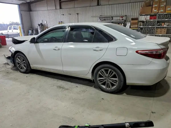 4T1BF1FK6GU543227 2016 TOYOTA CAMRY - Image 2