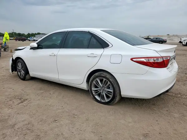 4T1BF1FK6GU544958 2016 TOYOTA CAMRY - Image 2
