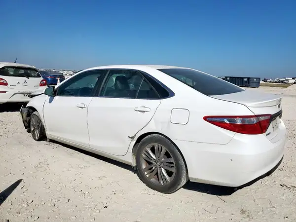 4T1BF1FK6GU546533 2016 TOYOTA CAMRY - Image 2