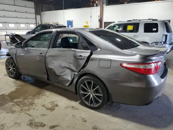 4T1BF1FK6GU548010 2016 TOYOTA CAMRY - Image 2