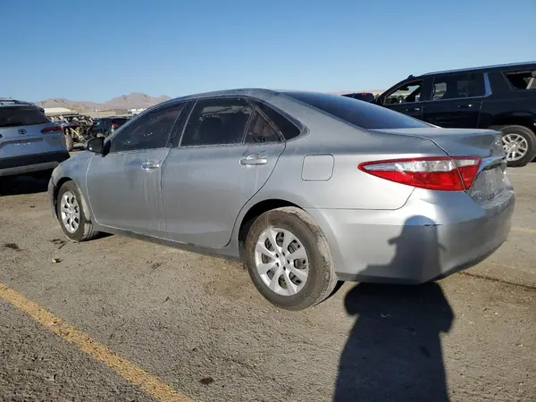4T1BF1FK6GU548069 2016 TOYOTA CAMRY - Image 2