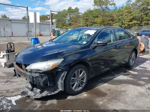 4T1BF1FK6GU549237 2016 TOYOTA CAMRY - Image 2