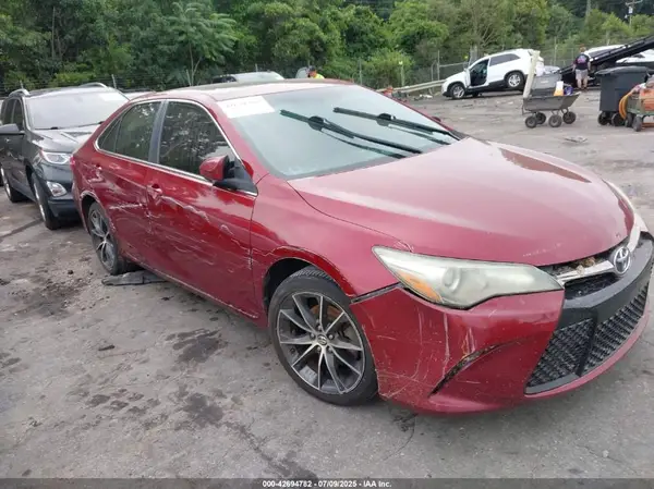4T1BF1FK6GU551750 2016 TOYOTA CAMRY - Image 1