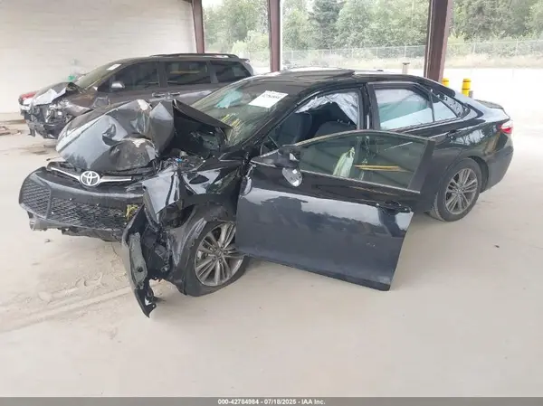4T1BF1FK6GU553059 2016 TOYOTA CAMRY - Image 2