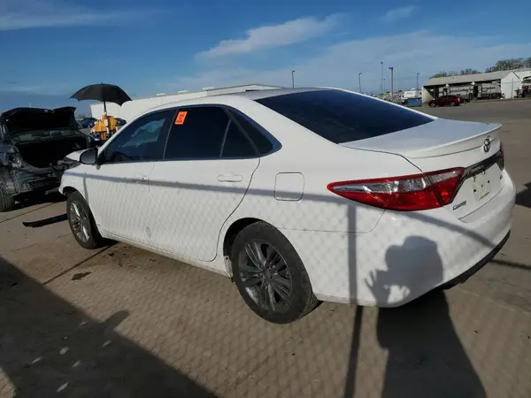 4T1BF1FK6GU555619 2016 TOYOTA CAMRY - Image 2