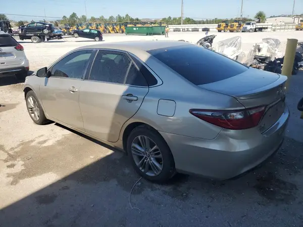 4T1BF1FK6GU555829 2016 TOYOTA CAMRY - Image 2