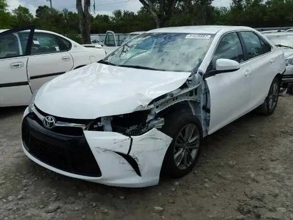 4T1BF1FK6GU556740 2016 TOYOTA CAMRY - Image 2