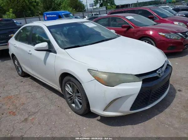 4T1BF1FK6GU562540 2016 TOYOTA CAMRY - Image 1