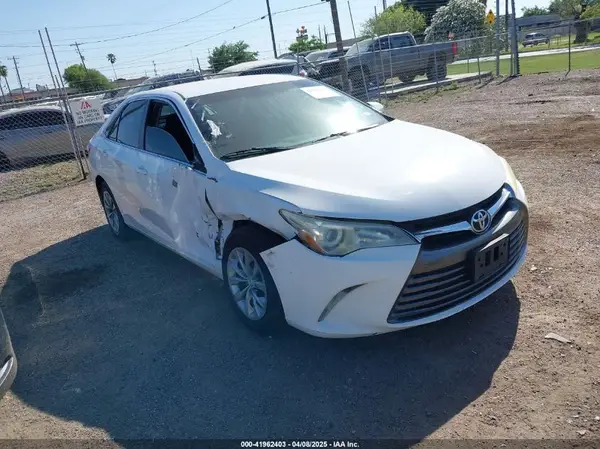 4T1BF1FK6GU562974 2016 TOYOTA CAMRY - Image 1