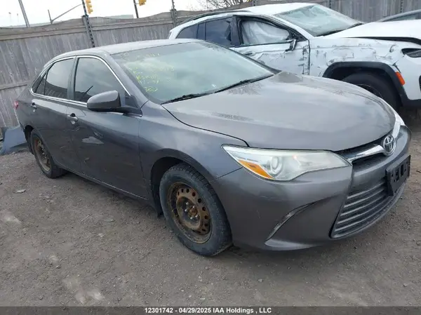 4T1BF1FK6GU564675 2016 TOYOTA CAMRY - Image 1