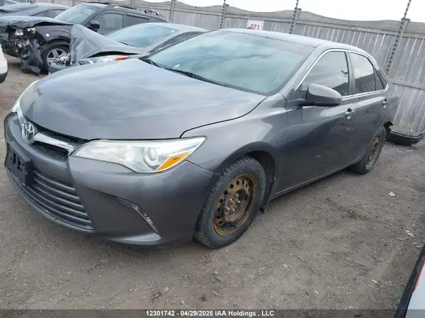 4T1BF1FK6GU564675 2016 TOYOTA CAMRY - Image 2