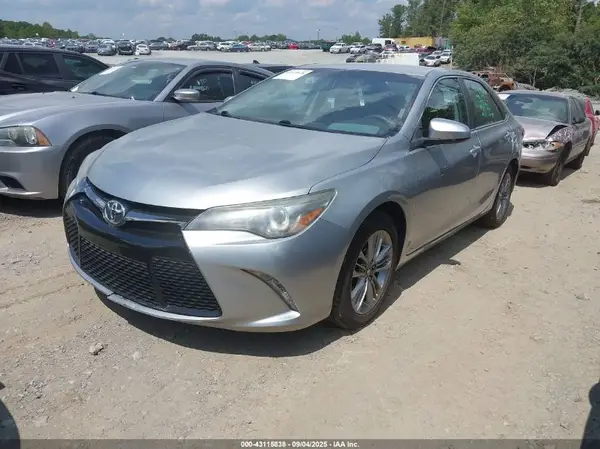 4T1BF1FK6GU569844 2016 TOYOTA CAMRY - Image 2
