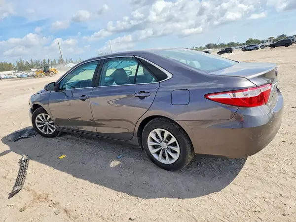 4T1BF1FK6GU571903 2016 TOYOTA CAMRY - Image 2